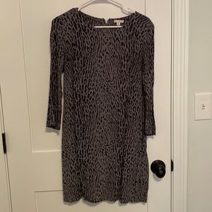 GAP grey 3/4 sleeve shift dress, size 6, animal print
